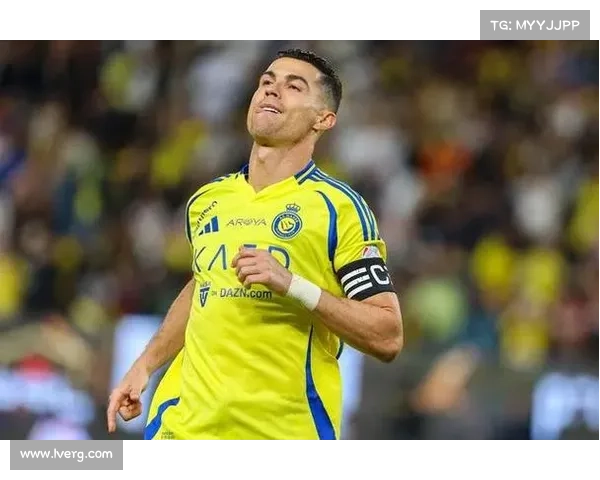 吉达联合球迷会包机赴港助威超级杯开启激情之旅